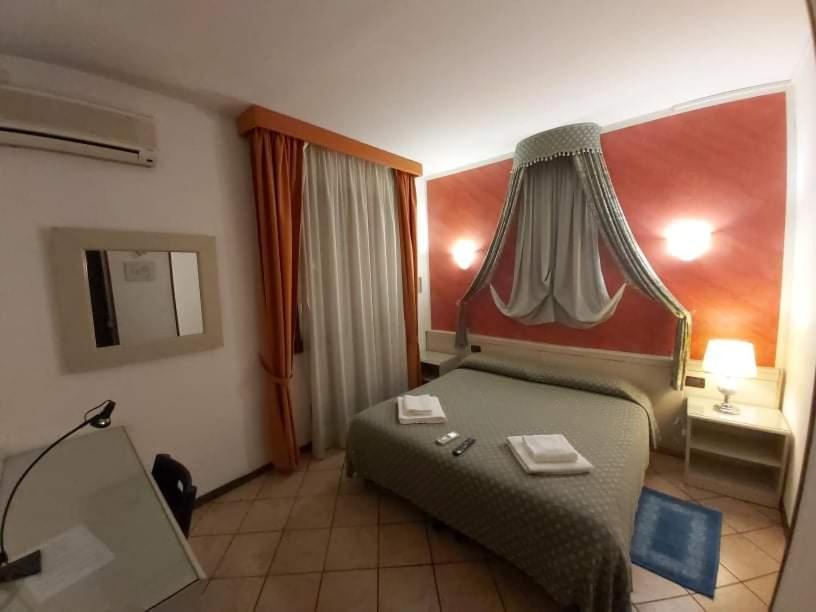 Hotel Arcella Padova Bagian luar foto