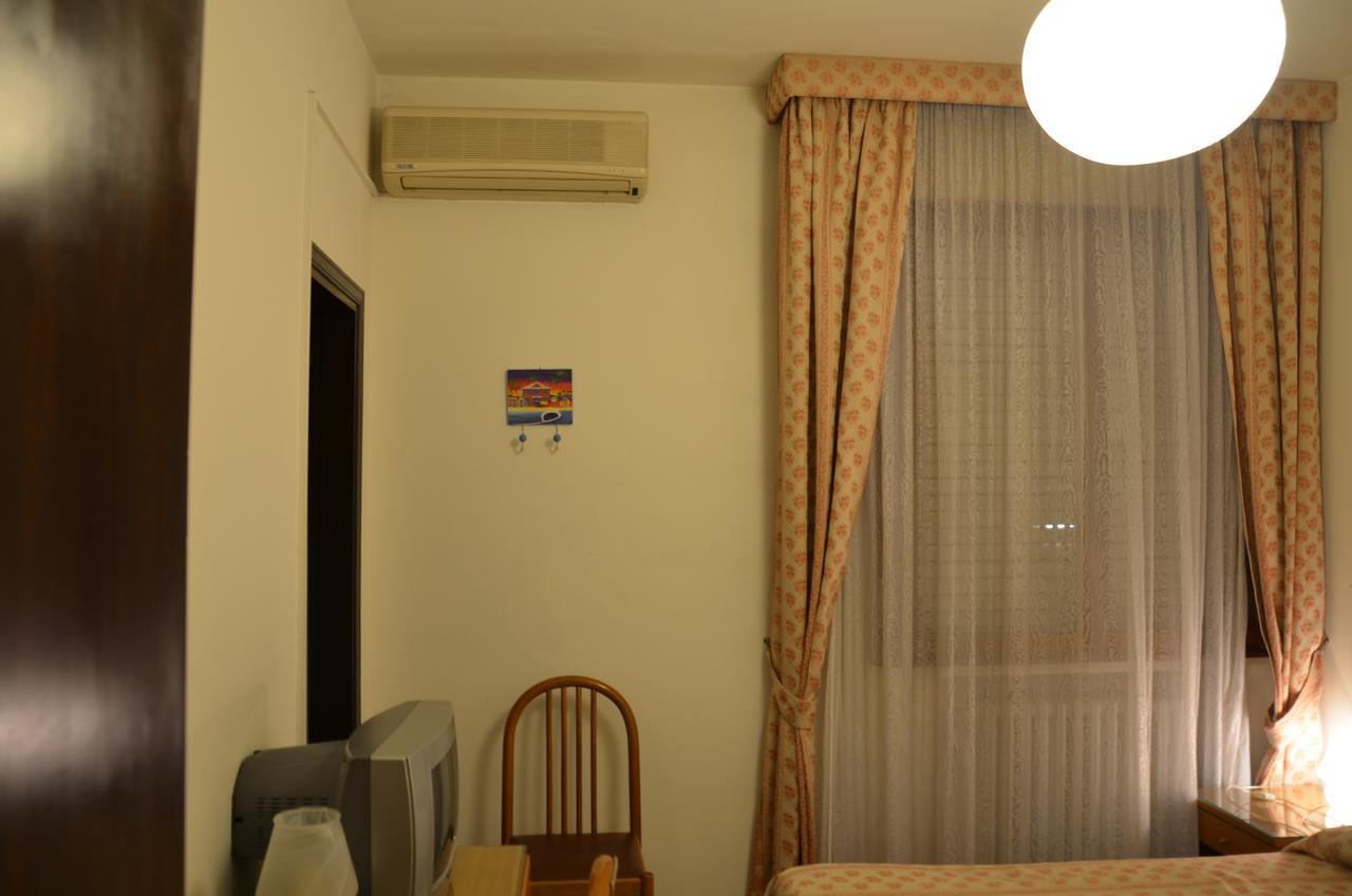 Hotel Arcella Padova Bagian luar foto